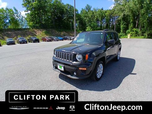 Used 2022 Jeep Renegade Latitude w/ Sun/Sound Group AWD/4WD image 7