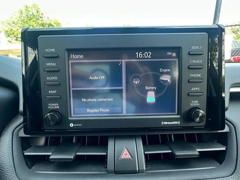 Used 2020 Toyota RAV4 LE AWD/4WD image 15