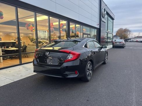 Used 2018 Honda Civic EX-T image 2