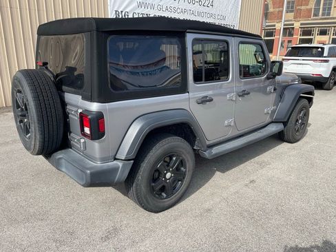 Used 2018 Jeep Wrangler Unlimited Sport S AWD/4WD image 3