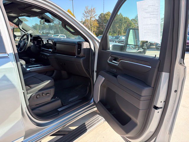 Used 2025 Chevrolet Silverado 1500 High Country w/ High Country Premium Package AWD/4WD image 13
