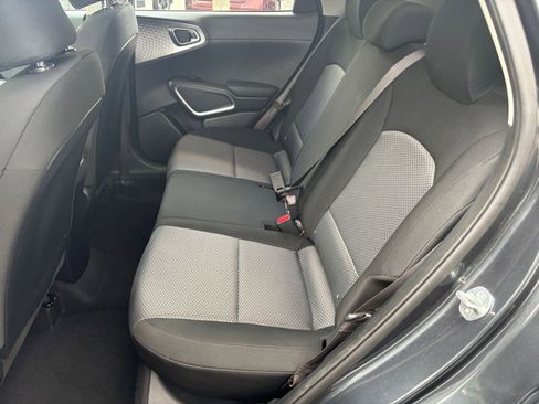 Used 2025 Kia Soul LX w/ LX Technology Package FWD image 35