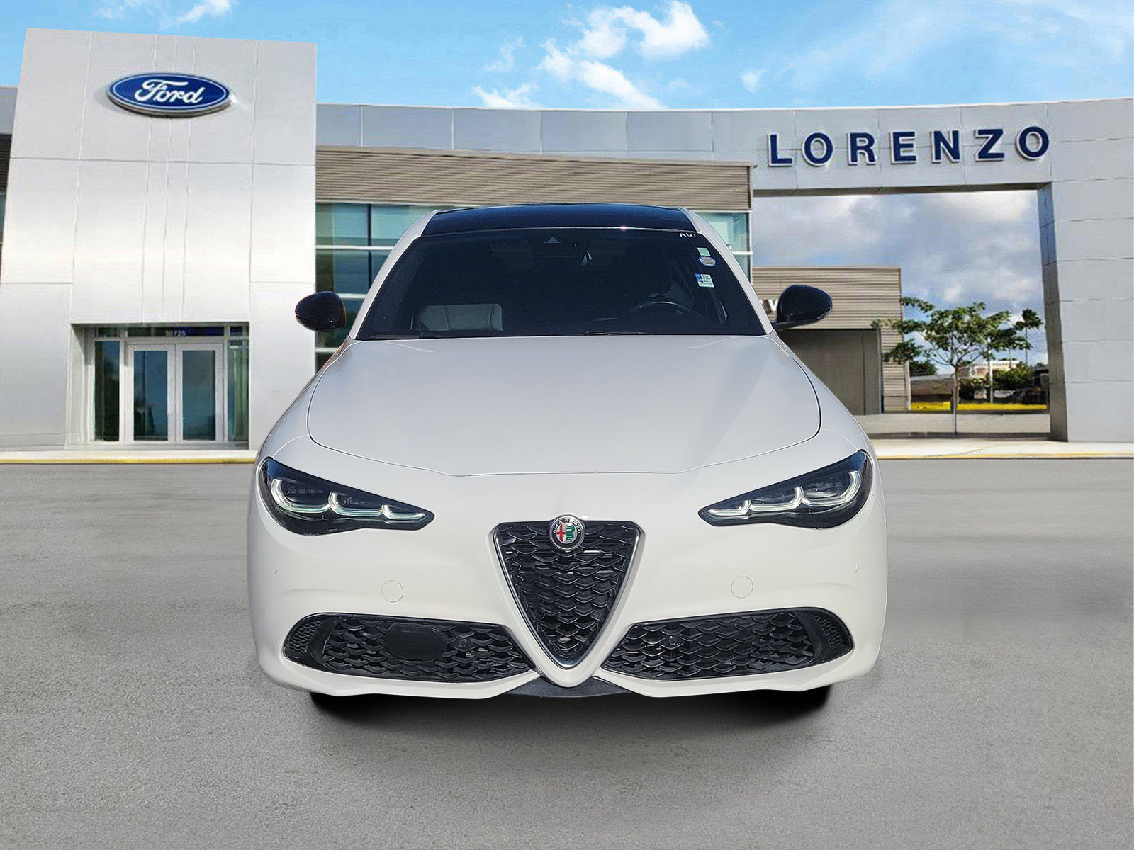 Used 2024 Alfa Romeo Giulia Ti RWD image 2