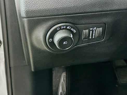 Used 2019 Jeep Compass Limited FWD image 16