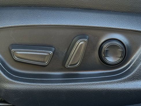 Used 2024 Toyota Camry SE image 20