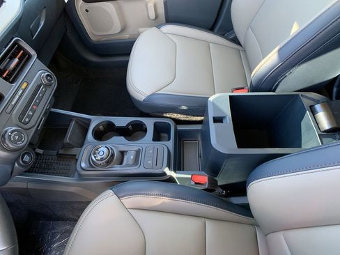 New 2025 Ford Maverick Lariat w/ 4K Tow Package image 39