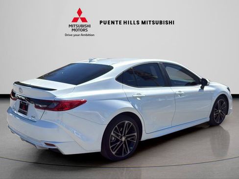Used 2025 Toyota Camry XSE FWD image 5