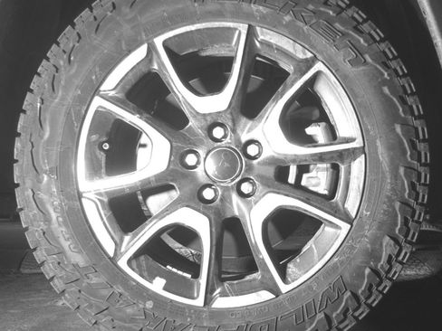 Used 2025 Jeep Compass Trailhawk AWD/4WD image 13