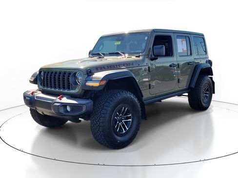 Used 2025 Jeep Wrangler Unlimited Rubicon w/ XTREMEE 35" Tire Package image 2