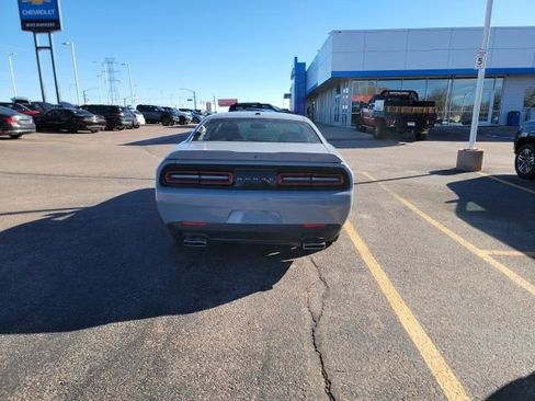 Used 2022 Dodge Challenger SXT image 6