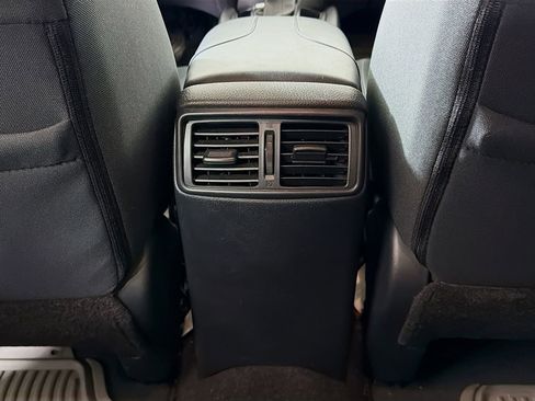 Used 2017 Nissan Rogue SV w/ SV Premium Package image 26