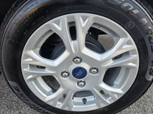 Used 2016 Ford Fiesta SE image 10