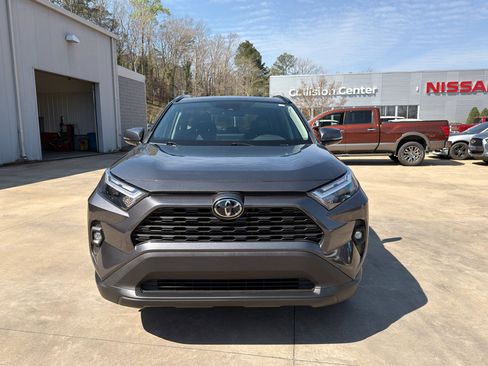 Used 2023 Toyota RAV4 XLE Premium image 8