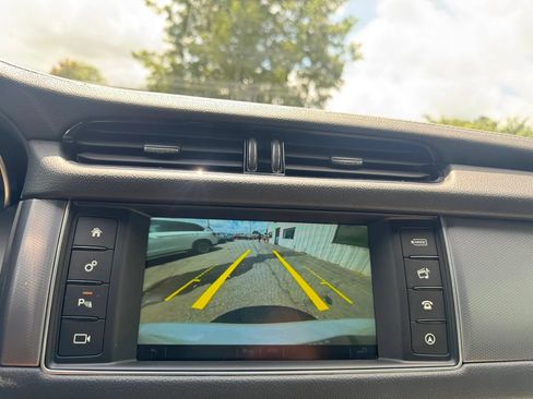 Used 2016 Jaguar XF R-Sport RWD image 21