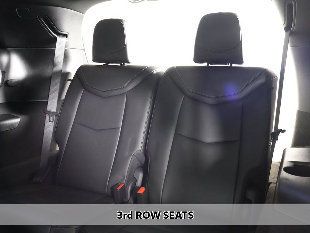 Used 2021 Cadillac XT6 Premium Luxury FWD image 9