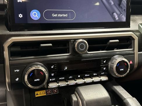 Used 2025 Toyota 4Runner Limited w/ Tow Technology Package AWD/4WD image 21
