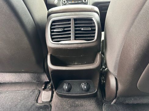 Used 2019 Hyundai Santa Fe SEL image 19