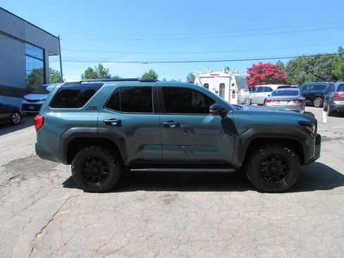 Used 2025 Toyota 4Runner TRD Off-Road Premium AWD/4WD image 4