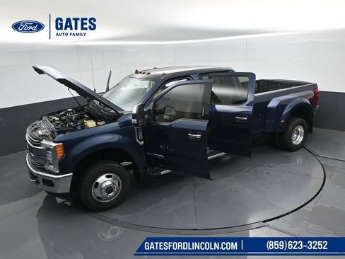Used 2019 Ford F350 Lariat w/ Lariat Ultimate Package AWD/4WD image 55