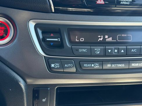Used 2022 Honda Pilot Special Edition image 29