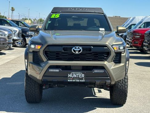 Used 2025 Toyota Tacoma TRD Off-Road AWD/4WD image 12