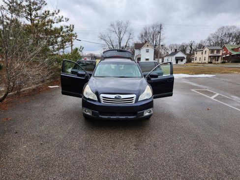 Used 2012 Subaru Outback 2.5i Premium image 8
