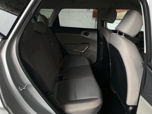 Used 2021 Kia Soul LX FWD image 15