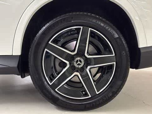 Used 2026 Mercedes-Benz GLC 300 4MATIC image 12