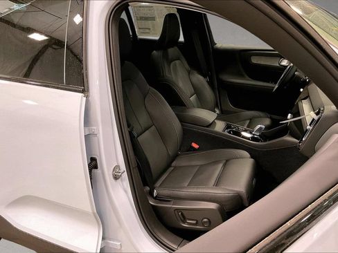 New 2026 Volvo XC40 B5 Plus w/ Climate Package AWD/4WD image 11