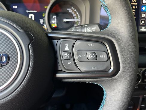 Used 2024 Jeep Wrangler Unlimited Rubicon 4xe AWD/4WD image 32