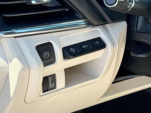 Used 2025 Cadillac CT4 Premium Luxury RWD image 10