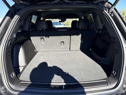 Used 2025 Jeep Grand Cherokee Limited w/ Trailer Tow Package image 32