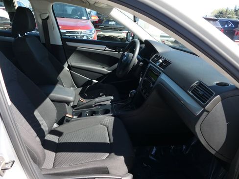 Used 2015 Volkswagen Passat 1.8T Limited Edition image 24