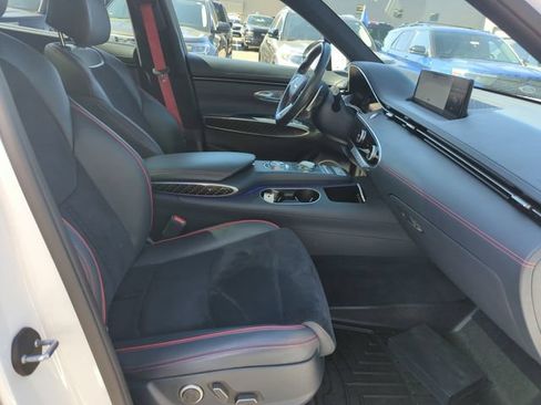Used 2022 Genesis GV70 3.5T Sport w/ Sport Prestige Package AWD/4WD image 32