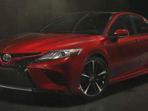 Certified 2020 Toyota Camry SE image 1