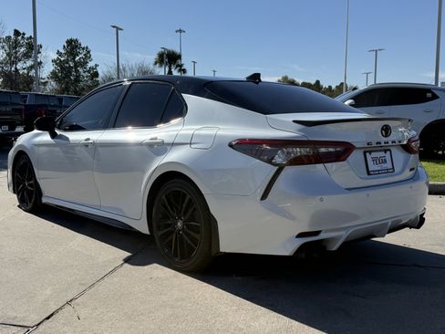Used 2021 Toyota Camry XSE image 7