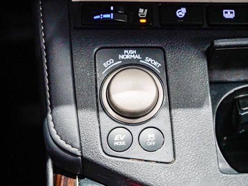 Used 2017 Lexus ES 300h w/ Luxury Package image 22