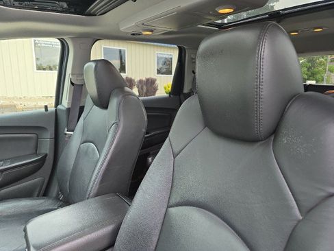 Used 2011 Chevrolet Traverse LT w/ LPO, 'HIT The Road' Package FWD image 18