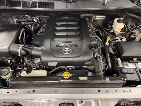 Used 2012 Toyota Sequoia Platinum image 22