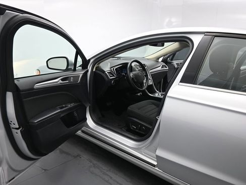 Certified 2019 Ford Fusion SE FWD image 8