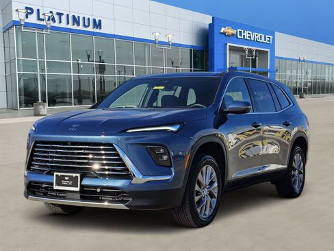 Used 2025 Buick Enclave Preferred image 2