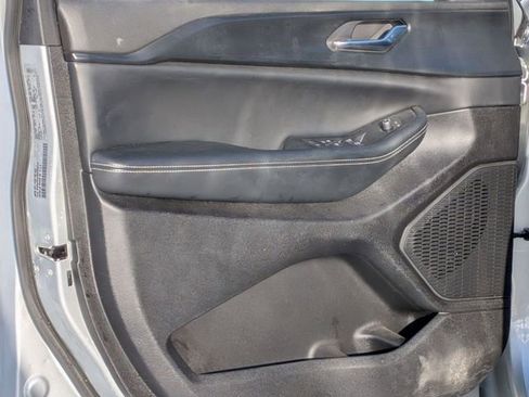 Used 2024 Jeep Grand Cherokee Altitude image 15