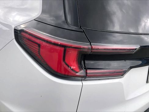 Used 2025 GMC Acadia Elevation image 27