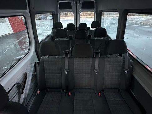 Used 2016 Mercedes-Benz Sprinter 2500 image 13