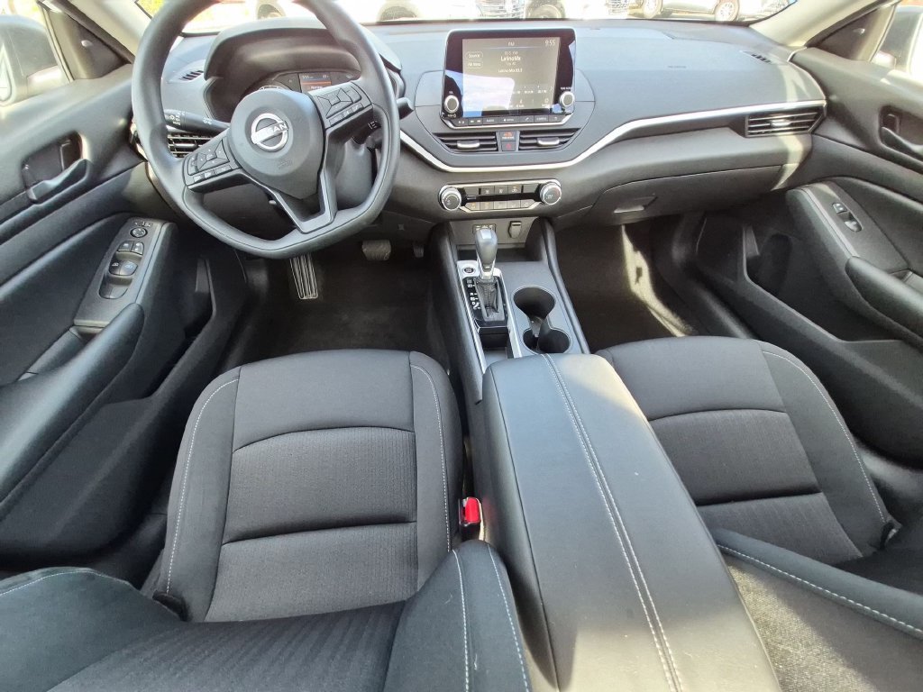 Used 2025 Nissan Altima 2.5 S FWD image 22