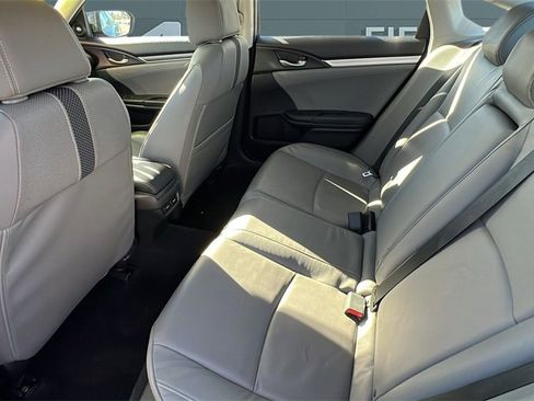 Used 2019 Honda Civic Touring image 7