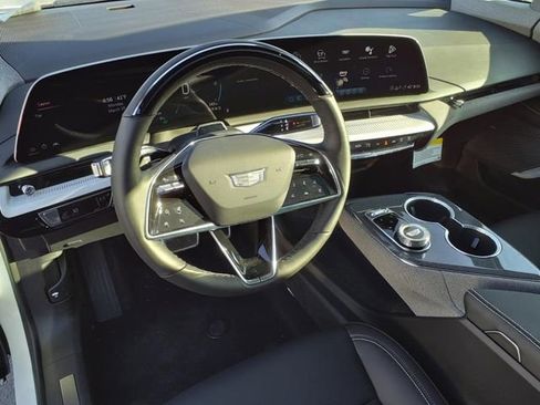 New 2025 Cadillac Optiq Luxury 1 image 3