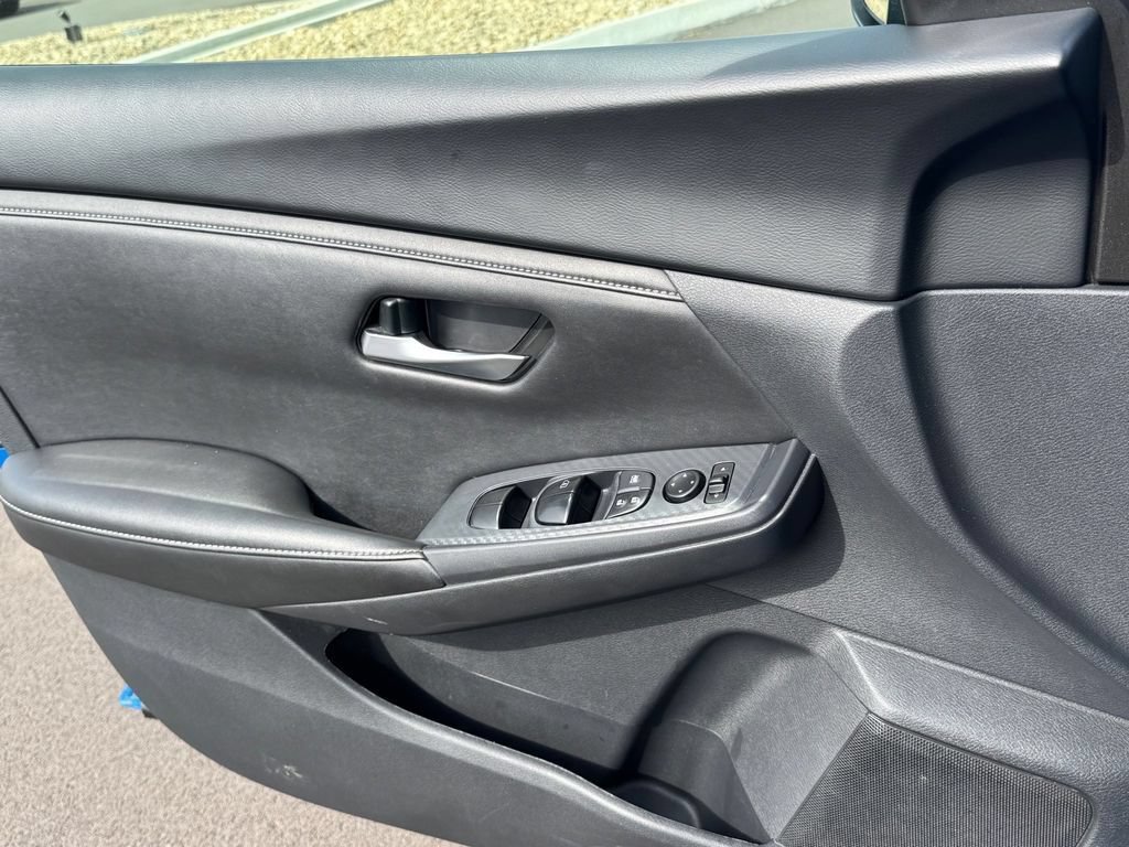 Used 2024 Nissan Sentra SV FWD image 17