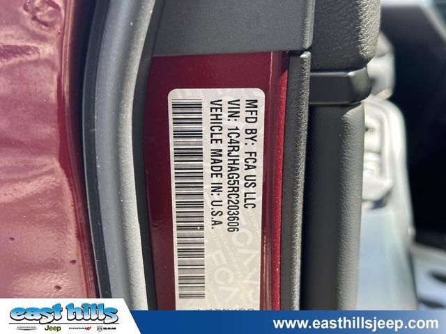 Certified 2024 Jeep Grand Cherokee Altitude AWD/4WD image 16