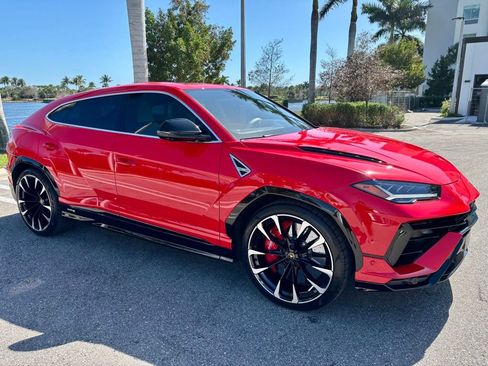 Used 2024 Lamborghini Urus S image 4